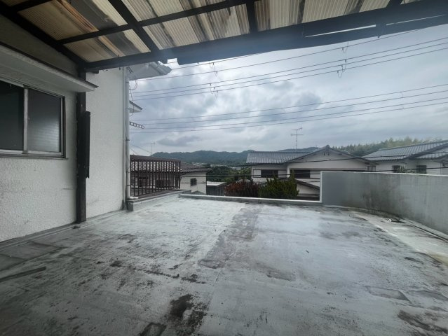 下畑町字石畳戸建のバルコニー