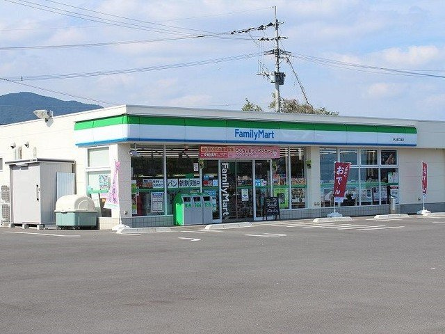【周辺】 | メルベージュ伊万里　Ⅰ | ファミリーマート 伊万里二里店まで650m