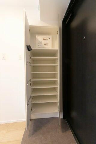 プラウドフラット墨田曳舟の玄関