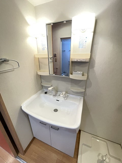 日和マンションの洗面所