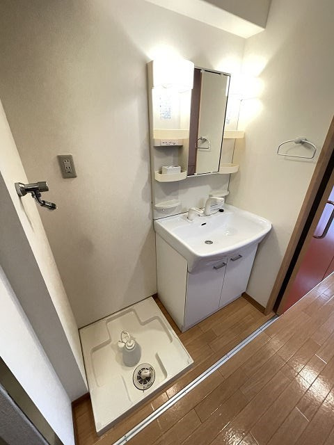 日和マンションの洗面所