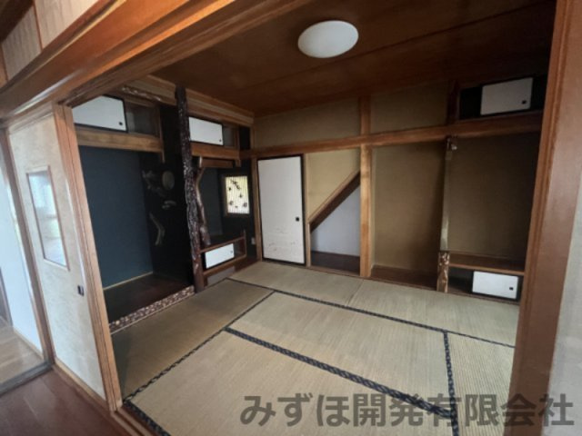 山形市下東山4143の和室|9/7　階段下収納のある和室です