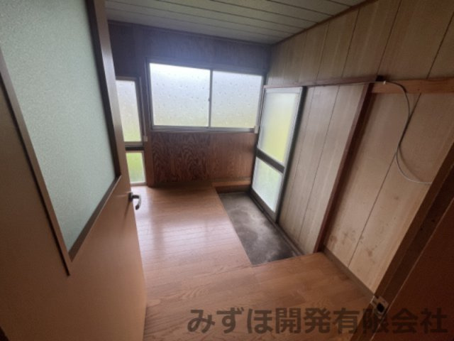 山形市下東山4143のその他|給湯器の部屋入口