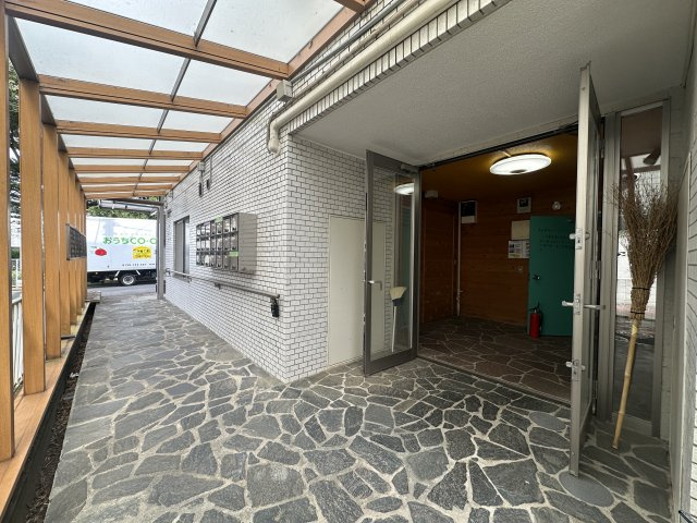 川崎市多摩区三田１丁目の賃貸マンションのロビー