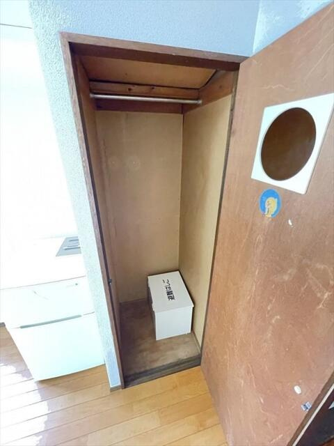 川崎市多摩区三田１丁目の賃貸マンションの収納