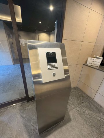 LIVIAZ KOBE SOLEILのセキュリティ|ゆとりのあるエントランスです