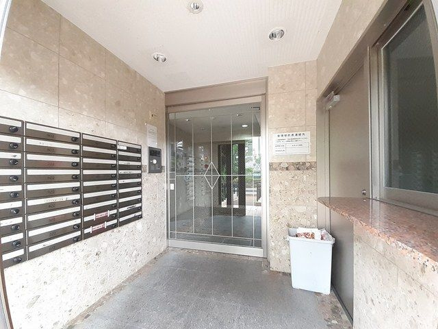 ルネス六本松のエントランス