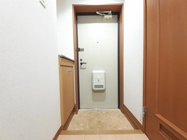 ルネス六本松の玄関