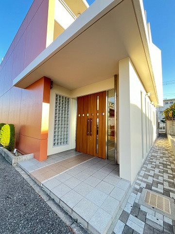 ヒルズ三番町のエントランス