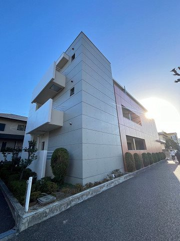 ヒルズ三番町の外観