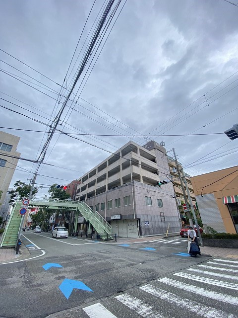西宮センタービルの外観