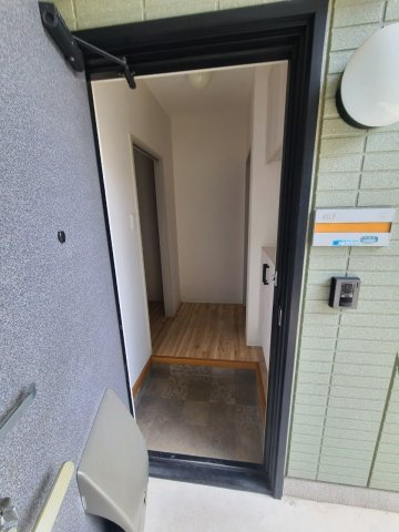 シャレオ上大市の玄関