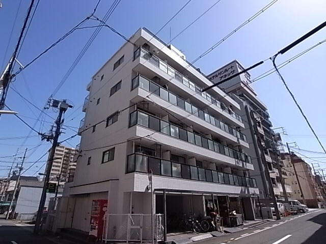 フルーレゾン神戸の外観