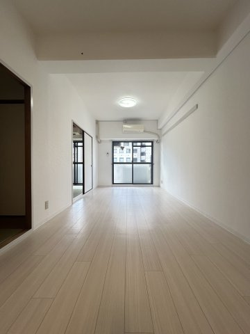 Home Builder Ebisuの居間・リビング