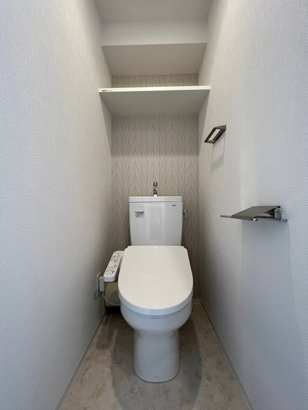 エスリード阿波座プライムコートのトイレ|ゆったりとした空間のトイレです