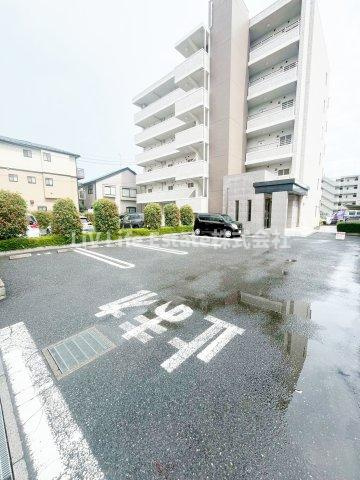グラン・ジュテの駐車場