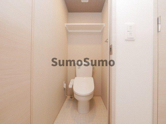 ファーストフィオーレ九条のトイレ|落ち着いた色調のトイレです