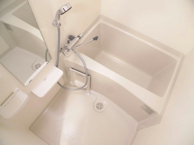ララプレイス神戸西元町の浴室
