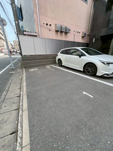 サンヒルズ大橋駅前の駐車場