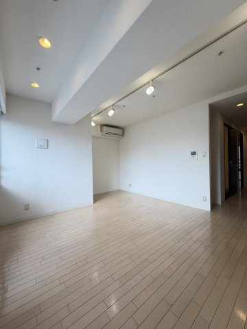 RIDGE北堀江の居間・リビング