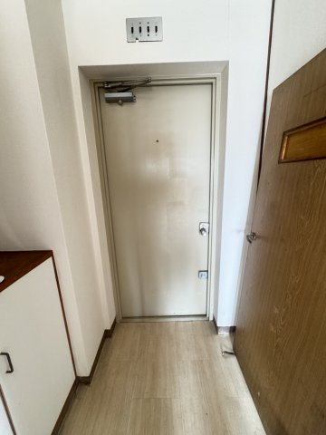 大手町マンションの玄関