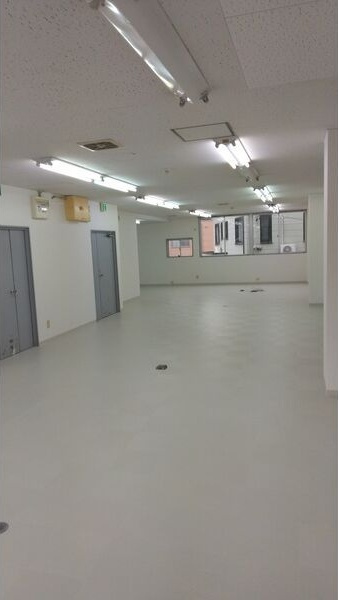 トモエビルの内装