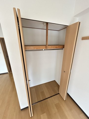 エスタブレ南森町の収納