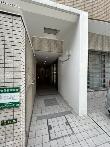 エスタブレ南森町のエントランス