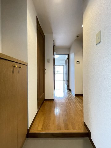 ヴィラ・セゾン甲南の玄関