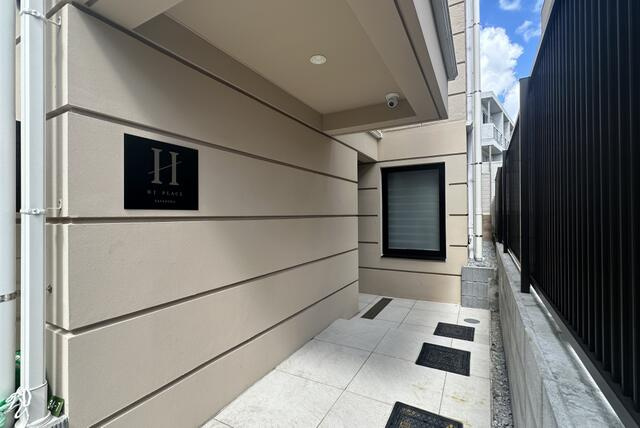 ＨＪ ＰＬＡＣＥ ＳＡＳＡＺＵＫＡのエントランス