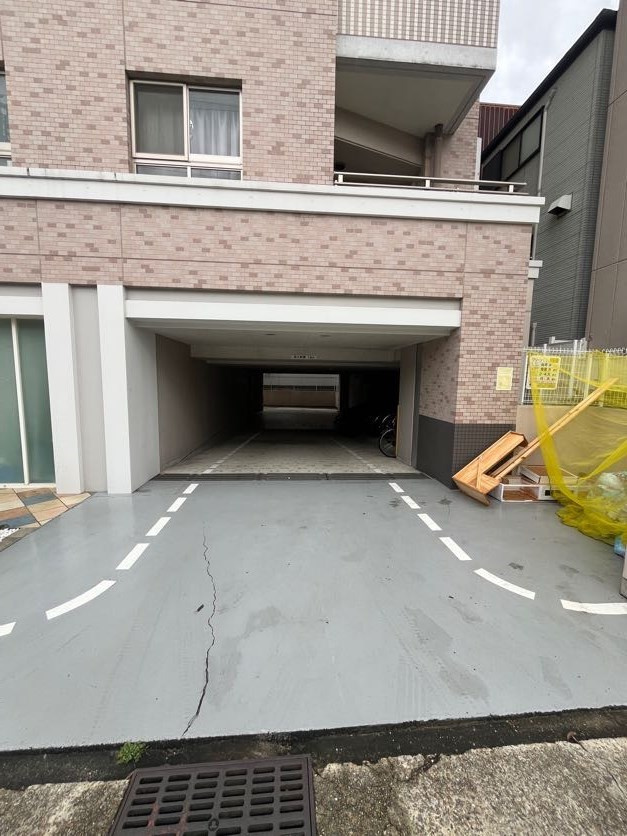 GROOVE神戸レジデンスの駐車場