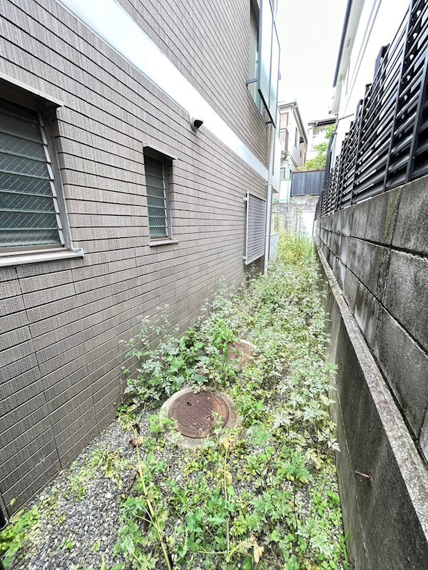 御影大蔵マンションの庭