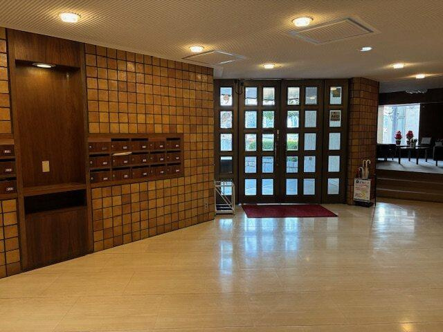 目黒三田パークマンションのエントランス