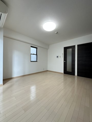 マティエール東梅田の居間・リビング