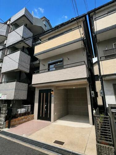 松屋町　中古一戸建ての外観|新しい生活にいかがでしょうか？外観はお住まいの顔になります。こだわりたいポイントですね。外壁塗装や屋根塗装のご相談も承っております。
■現地内覧・資金計画相談・住宅ローン相談もお問合せ受付中■