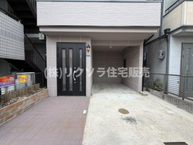 松屋町　中古一戸建ての駐車場|■物件内覧・資金計画相談・住宅ローン相談、リフォーム相談、お問合せ受付中■
※当日・翌日のご内覧、ご相談はお電話でのお問合せがスムーズです！