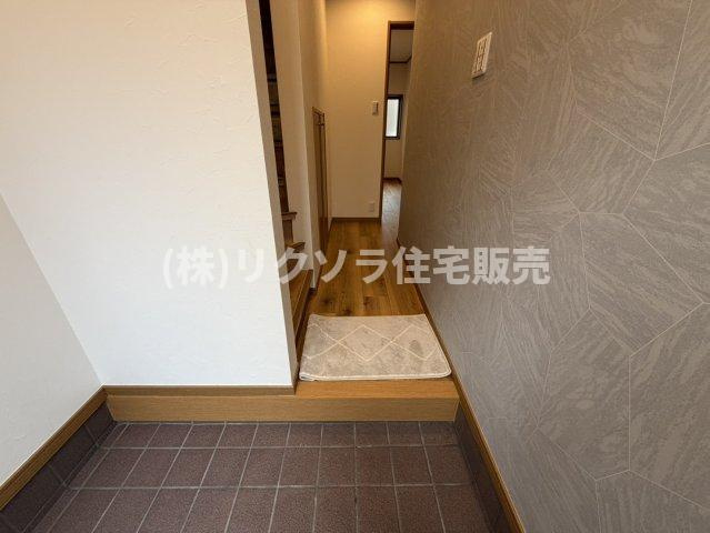 松屋町　中古一戸建ての内装|玄関内部
■物件内覧・資金計画相談・住宅ローン相談、リフォーム相談、お問合せ受付中■
※当日・翌日のご内覧、ご相談はお電話でのお問合せがスムーズです！