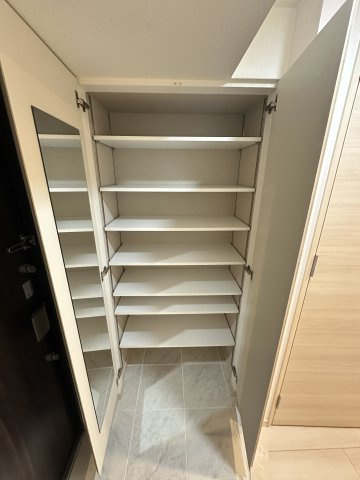 グランカーサ難波元町の収納