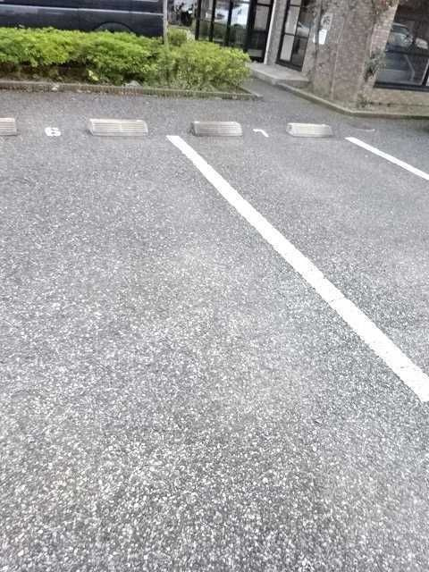 サンヒルズ柏Ａの駐車場