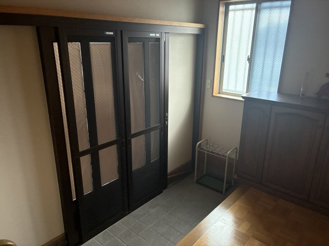 西本町１丁目　中古戸建の玄関