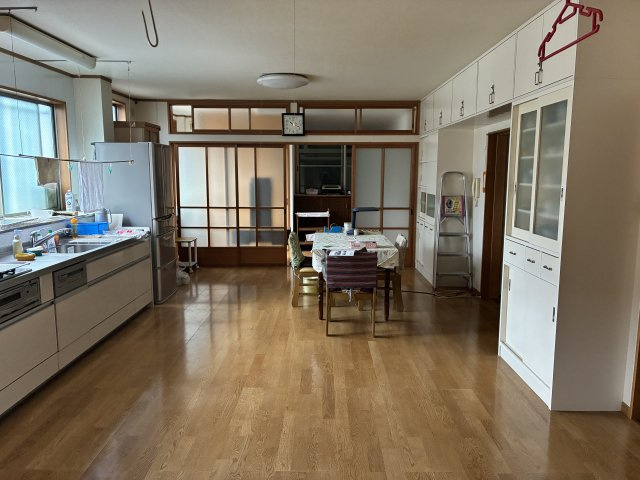 西本町１丁目　中古戸建の居間・リビング