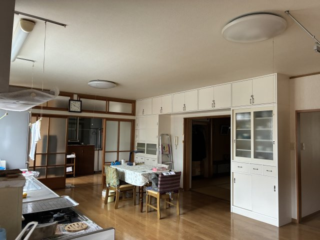 西本町１丁目　中古戸建の居間・リビング