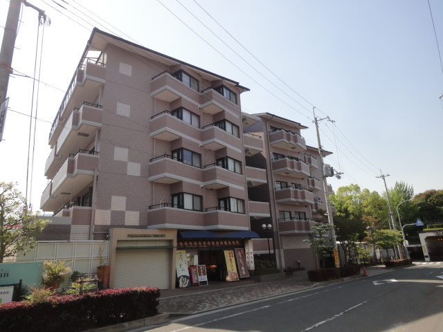 グートピア逆瀬川