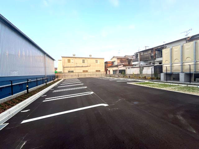 オリエントレジデンス門真殿島町の駐車場