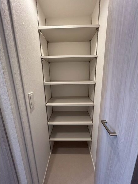 メイクスアート大曽根の玄関