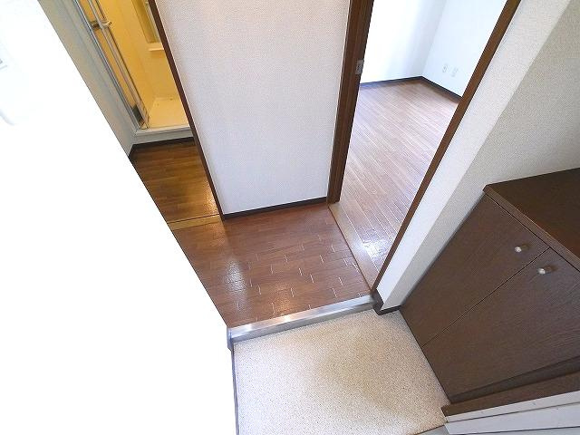 バーベナ光台D棟の玄関|シンプルで使いやすい玄関です