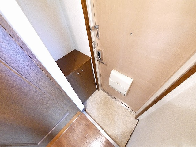 バーベナ光台D棟の玄関|シンプルで使いやすい玄関です