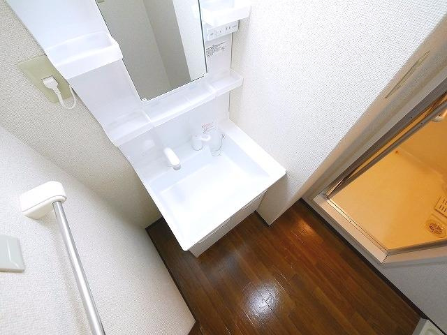 バーベナ光台D棟の洗面所|スペースが確保できる洗面所です