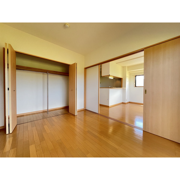 福岡市早良区東入部３丁目の賃貸マンションの居間・リビング