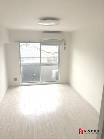 アルフィーネ十日市C棟の居間・リビング